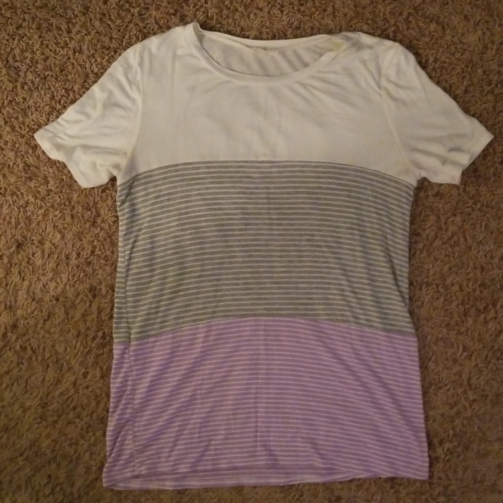 Short-sleeve blouse